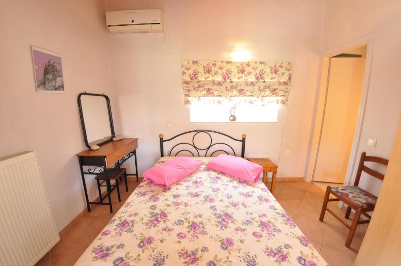 Byronas Apartments Палеокастрица Екстериор снимка